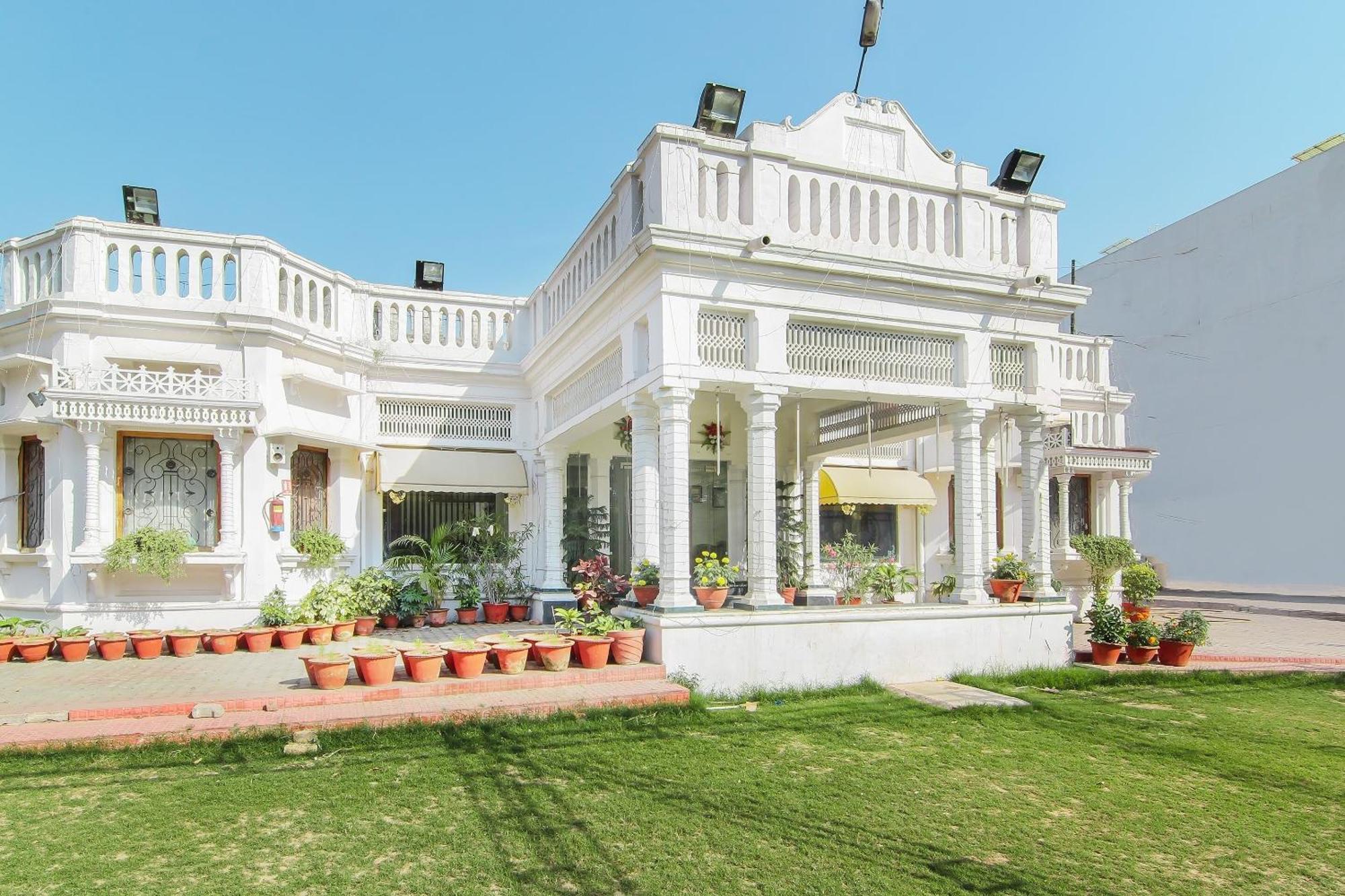 Lukergunj Holidays Allāhābād Junction Exterior foto