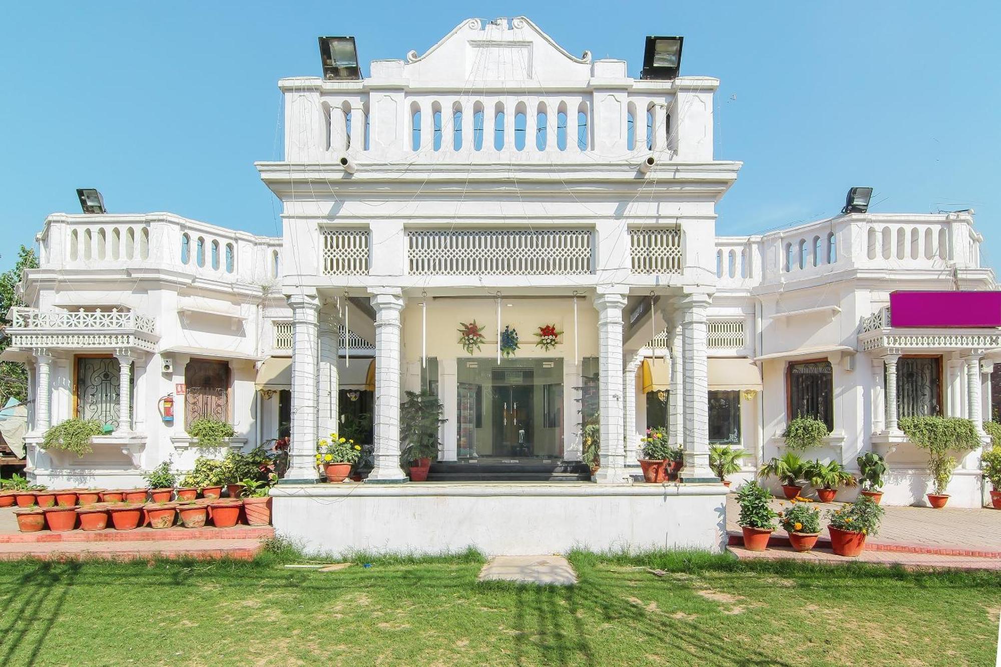Lukergunj Holidays Allāhābād Junction Exterior foto